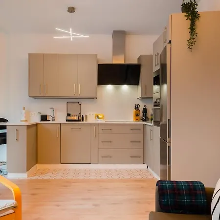 Charming New - Bd 1 Bth - Triana Apartment