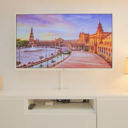 Modern - Luxe Queen Bed - Walk To Isla Magica Apartment *