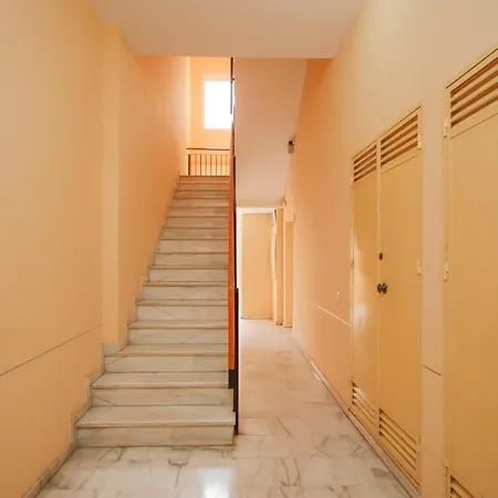 Apartment Modern - Luxe Queen Bed - Walk To Isla Magica Seville