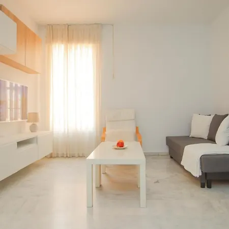 Apartment Modern - Luxe Queen Bed - Walk To Isla Magica Seville