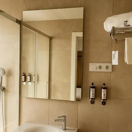 Ξενοδοχείο Petit Palace Vargas 2*