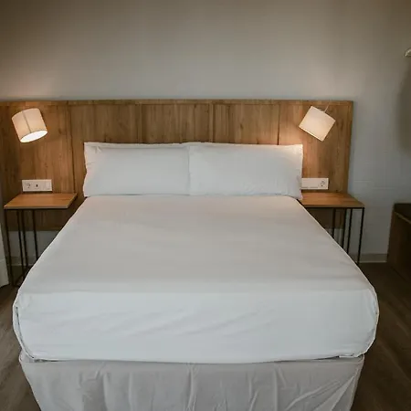 Ξενοδοχείο Petit Palace Vargas 2*