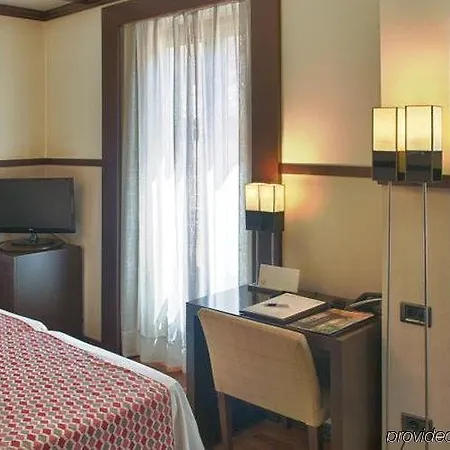 U-sense Centro 3*