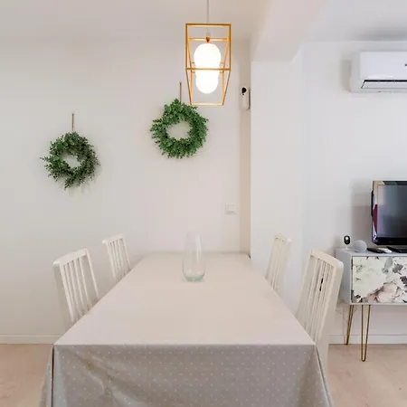 Apartment Whitey Aparment In Triana *