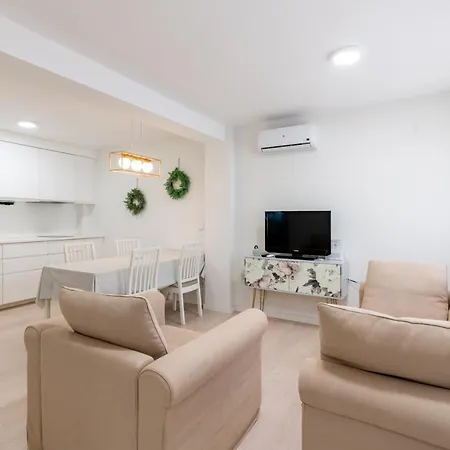 Apartment Whitey Aparment In Triana *
