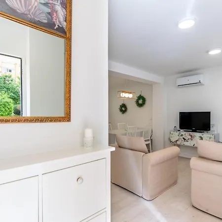 Apartment Whitey Aparment In Triana Seville