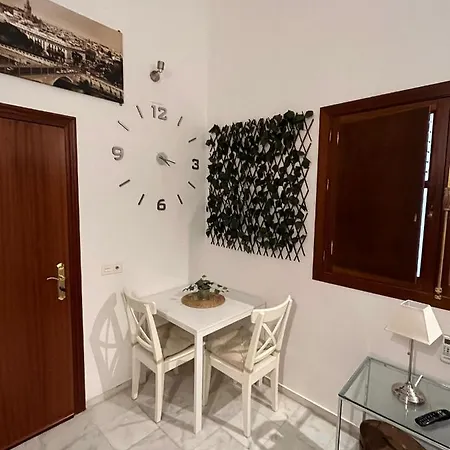 Elegant Duplex Isidoro *