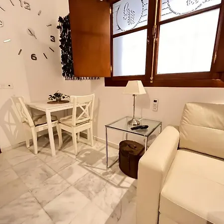 Elegant Duplex Isidoro