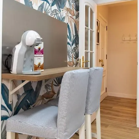 Apartment En Santa Cruz. Diseno Y Ubicacion Seville