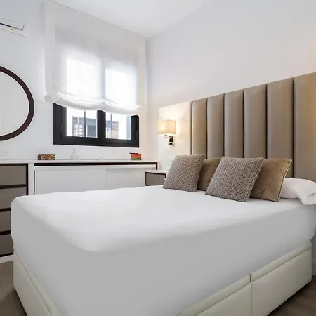 Unika Homes Faustino & Terrace * Seville