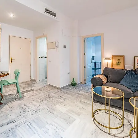 Flipanddo Triana Apartment