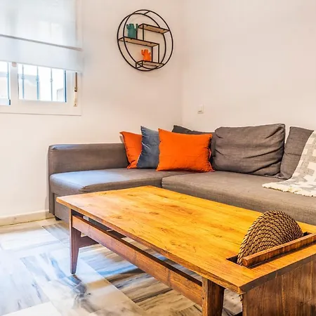 Flipanddo Triana Apartment