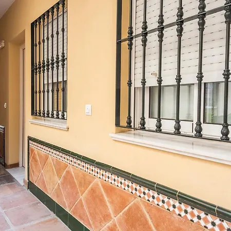Flipanddo Triana Apartment