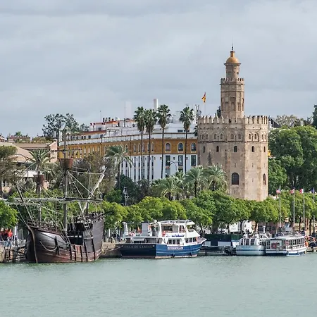 Flipanddo Triana Διαμέρισμα *