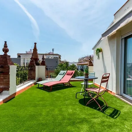 Sunny Study In Triana Apartment
