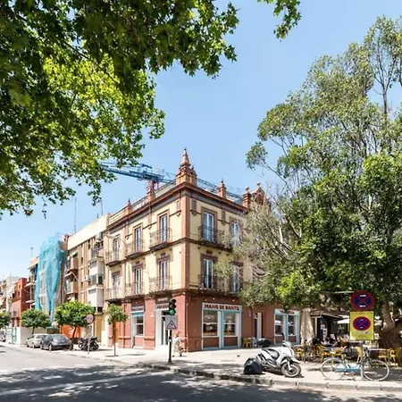 Apartment Sunny Study In Triana Seville