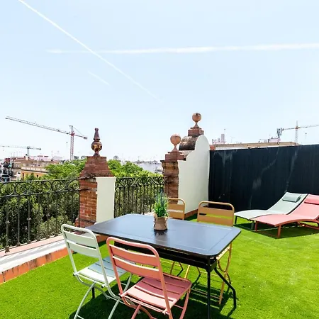 Colorful Terrace Urban Apartment *