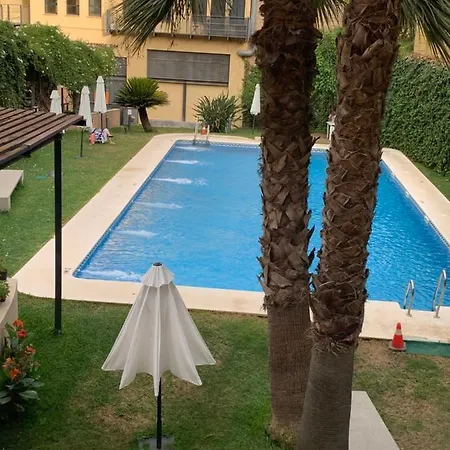 Proximo Al Centro De 2 Con Piscina. *