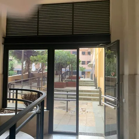 Proximo Al Centro De 2 Con Piscina. *