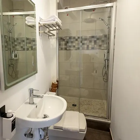 Guest house The Clover Seville