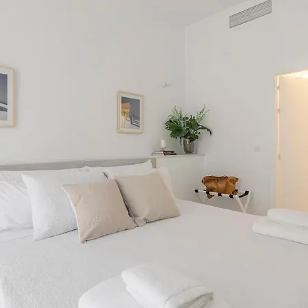 Aurora Terrace Apartment *