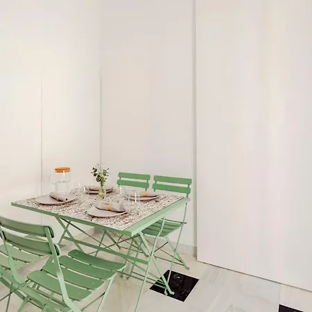 Aurora Terrace Apartment