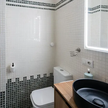 Triana Deluxe Con Patio Privado * Seville