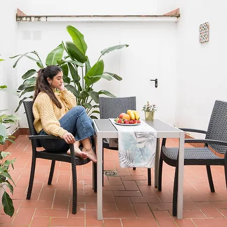 Triana Deluxe Con Patio Privado *