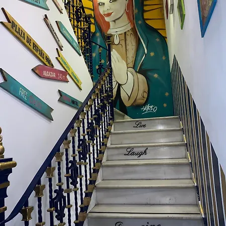 Hostel Kitsch Art