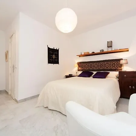 Centrally Located In Old Palace House Seville