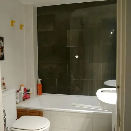 Apartment Centrally Located In Old Palace House