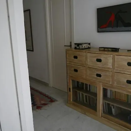 Centrally Located In Old Palace House Apartment Seville