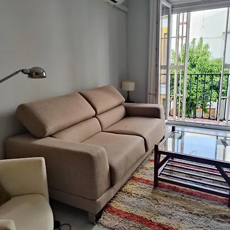 Apartamento Luminoso Exterior Con Balcon Y Patio En Centro Historico Feria-alameda Sevilla