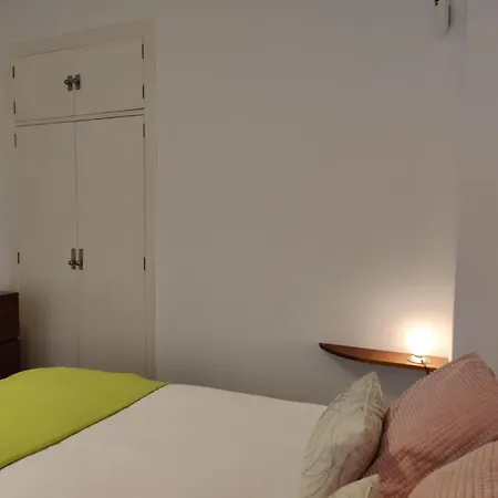Apartamento Luminoso Exterior Con Balcon Y Patio En Centro Historico Feria-alameda