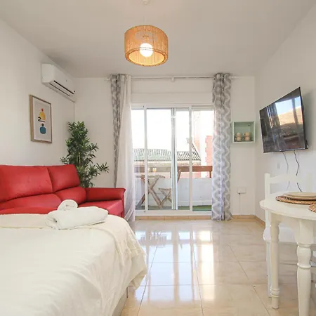 Fabulous With Great Views - 15m Giralda Apartment