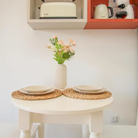 Fabulous With Great Views - 15m Giralda Apartment *