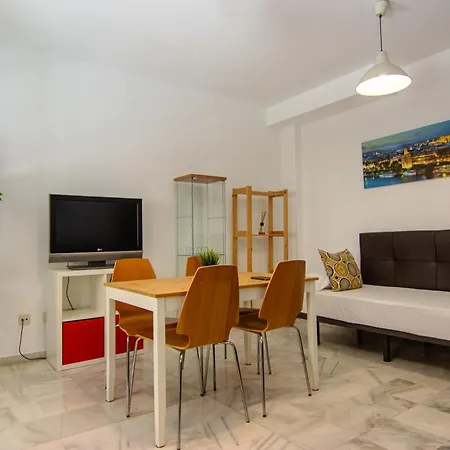 Apartment A Los Pies De La Alameda De Hercules