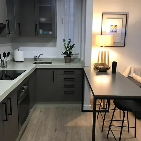 Lira Home, Centro