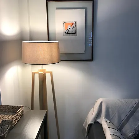 Lira Home, Centro