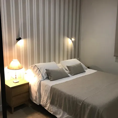 Lira Home, Centro * Seville