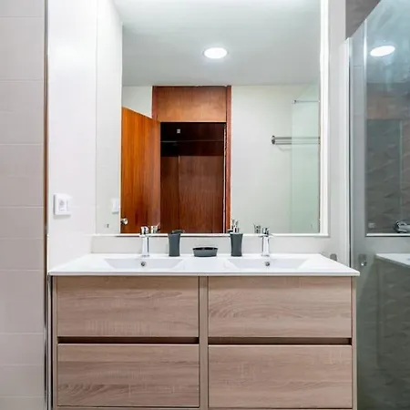 Apartment Mv Brand New Downtown Martinvilla *