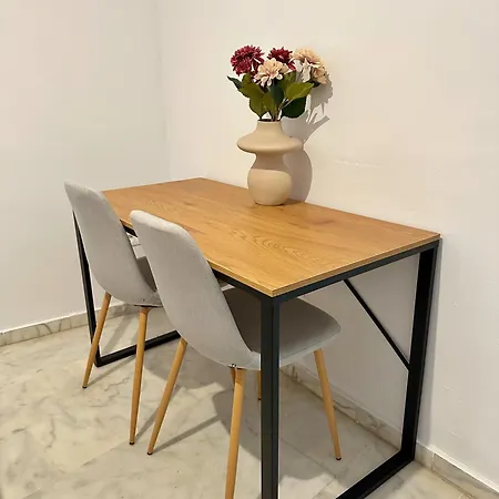 Apartment Modern - Luxe Queen Bed - Walk To Isla Magica Seville