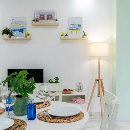 Apartamento La Cava De Triana, Luminoso Y Acogedor *
