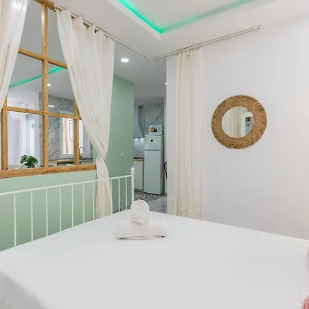 Apartamento La Cava De Triana, Luminoso Y Acogedor *