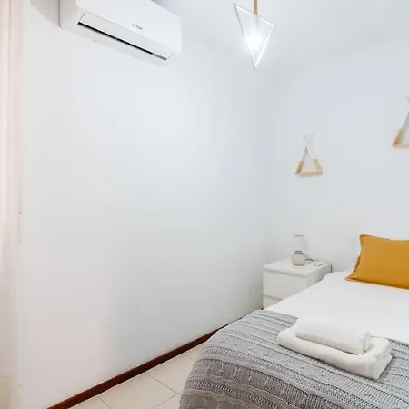 Apartment Mv Brand New Downtown Martinvilla