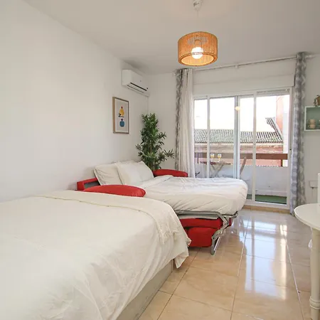 Fabulous With Great Views - 15m Giralda Apartment