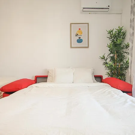 Fabulous With Great Views - 15m Giralda Apartment