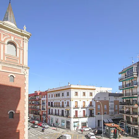Fabulous With Great Views - 15m Giralda Apartment *