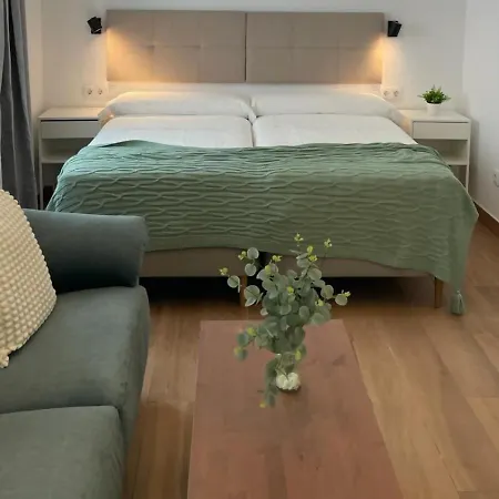 Global Apartment *