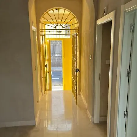 Lemon House Share And Enjoy Apartment